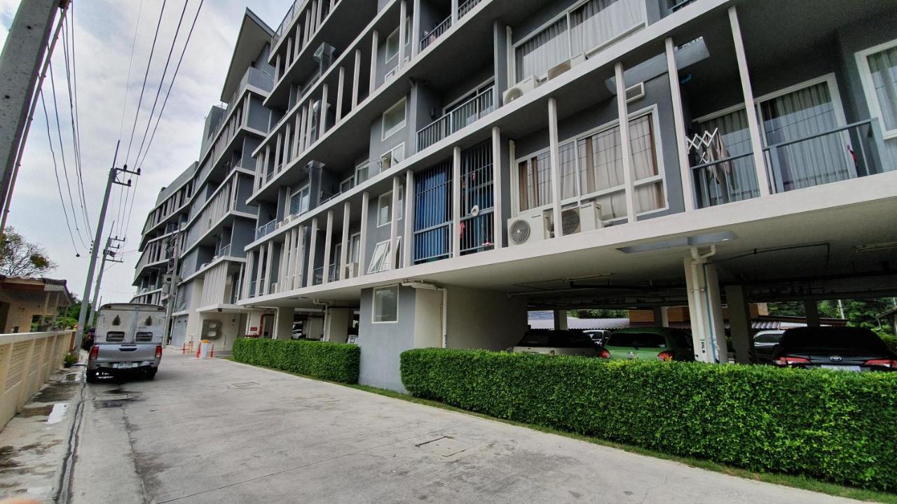 Appartamento The Patio Bangsaen Esterno foto